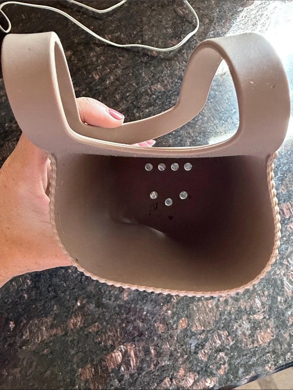 Ryan & Rose Beige Silicone Cutie Holder